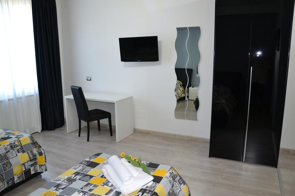 Fly In The World B&B Fiumicino Room photo