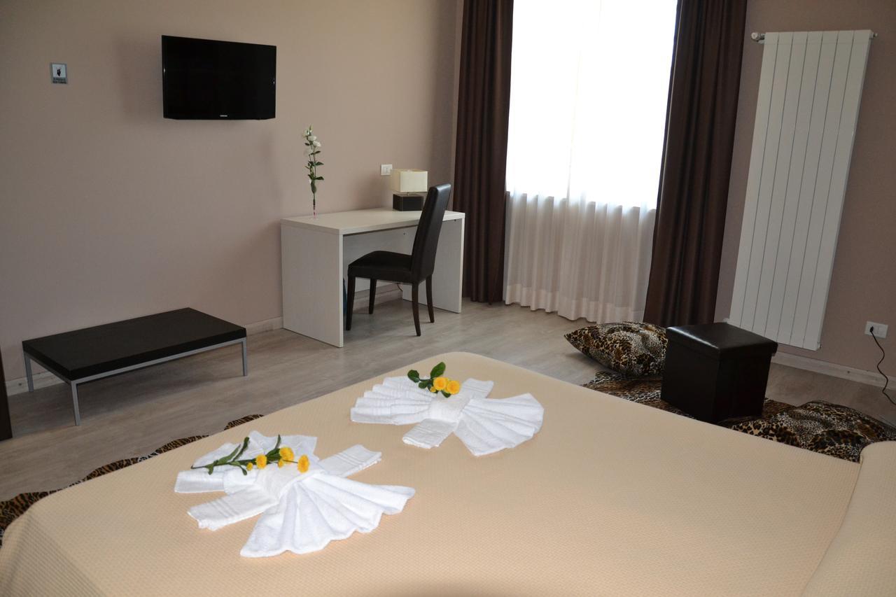 Fly In The World B&B Fiumicino Exterior photo